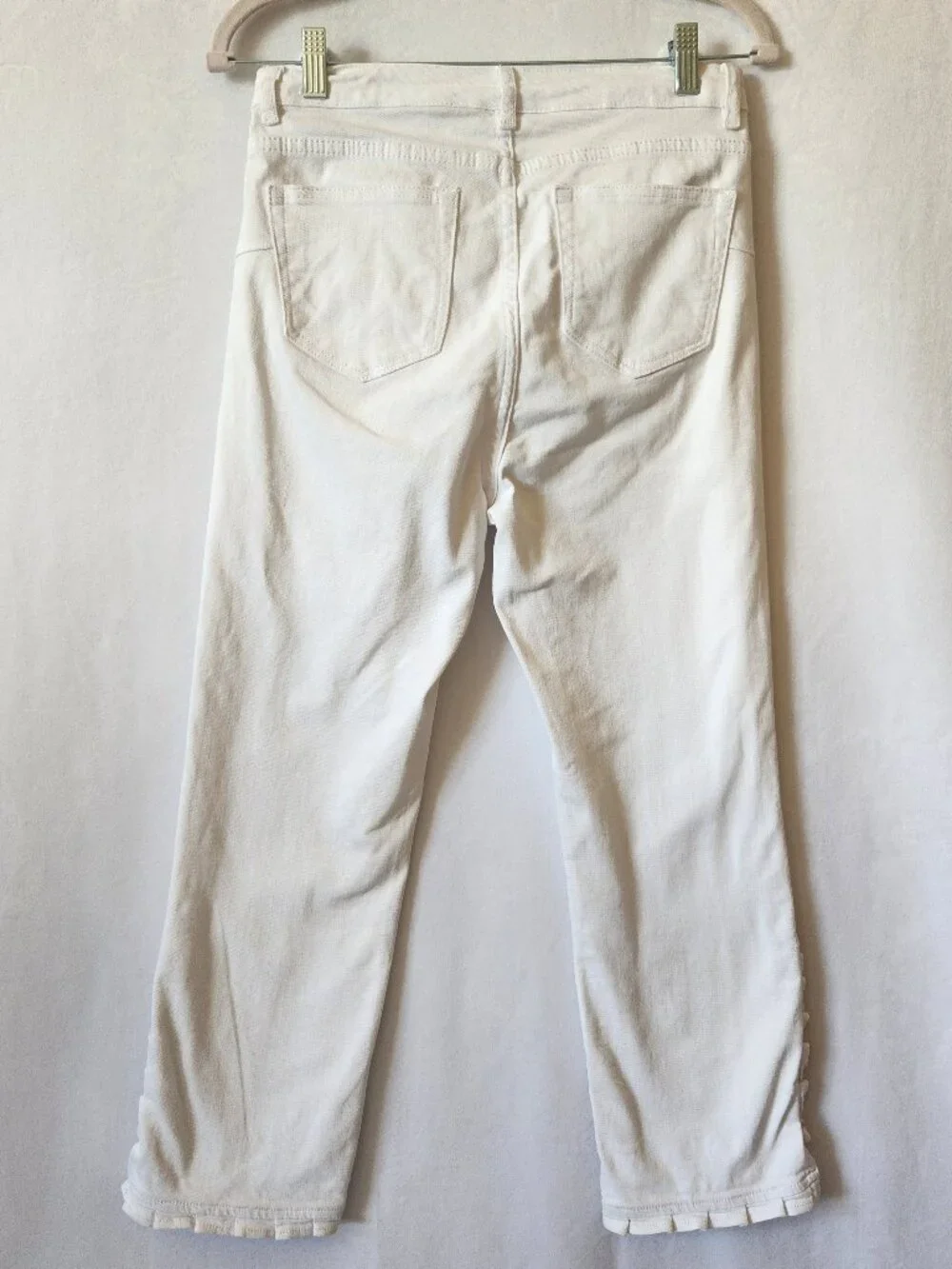 Soft Surroundings Women's Size 6 White Arabella Cropped Ruffle Hem Ankle Jeans